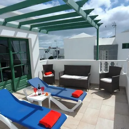 Villa Casa Potera - A Great Centrally Located - A Short Walk To The Beach *